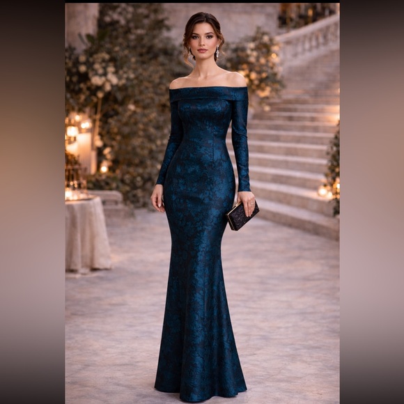 Theia Dresses & Skirts - Theia strapless BODYCON trumpet metallic long gown